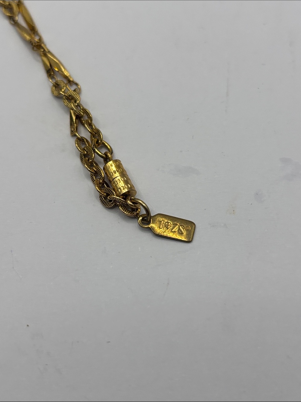 1928 Gold Floral Engraved Oval Locket Necklace - Picture 3 of 3